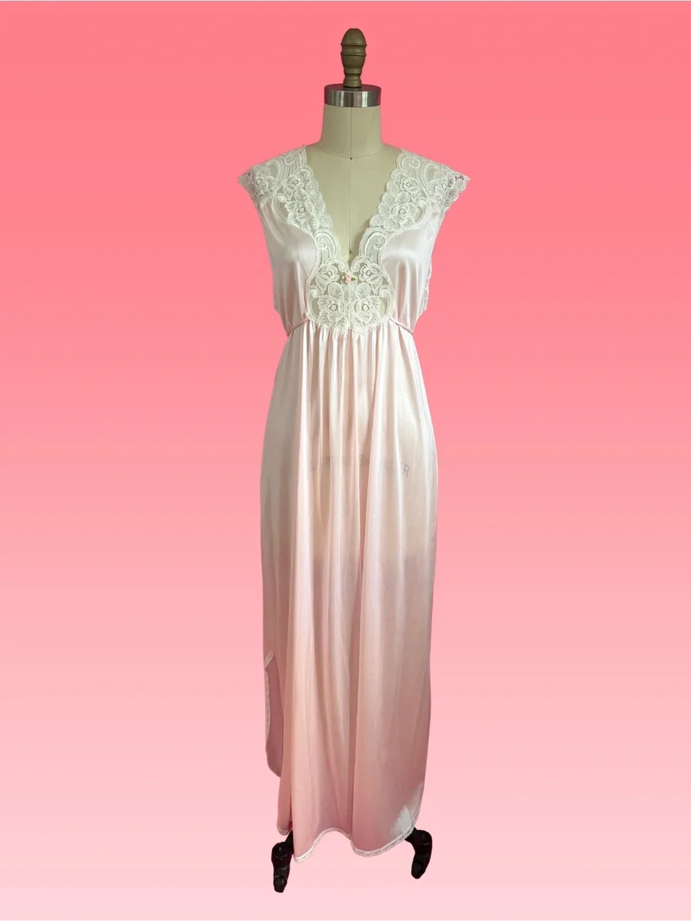 Vintage 70s/80s Coquette Vanity Fair Romantic Lace Adorned Rosette MATCHING SET